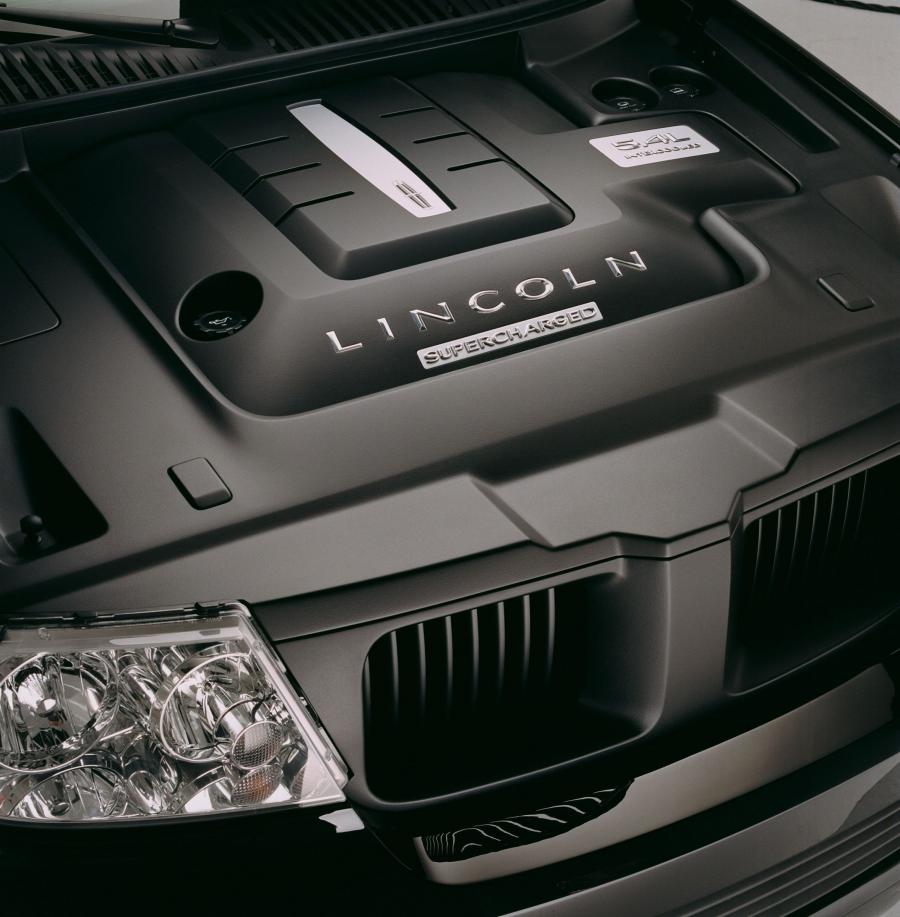  Lincoln Navigator K Concept 2003 года  (фото 4 из 7)
